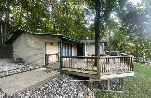 Osage Beach Cottage | Cozy 2-BR lake view house with hot tub!