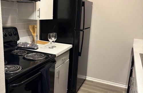 Hurst Apartment | Cozy 2 Story 2-Bedroom Townhome w/Private Front Patio