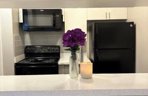 Hurst Apartment | Cozy 2 Story 2-Bedroom Townhome w/Private Front Patio