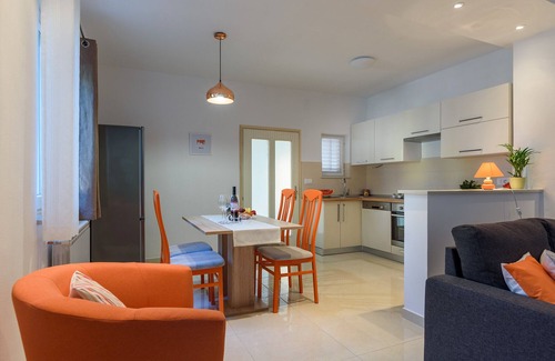 Valdebek Apartment | Cozy 2BR/2BA Apartment with Parking, Perfect for 4 Guests, No Pets Allowed
