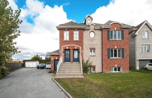 Brossard Apartment | Cozy 2BR Apt in DIX30 Close 2 DT