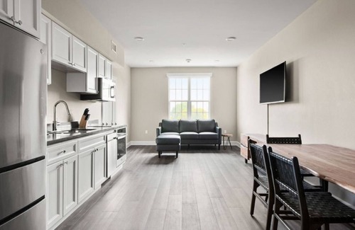 New Orleans Hotel | Cozy 2BR Retreat Near Bourbon Street