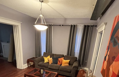 St. Louis Apartment | Cozy 2br unit waiting for you