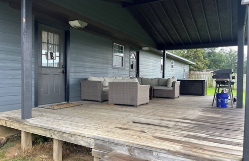 Tyler Apartment | Cozy 3 Bedroom 2 Bath Duplex Unit a
