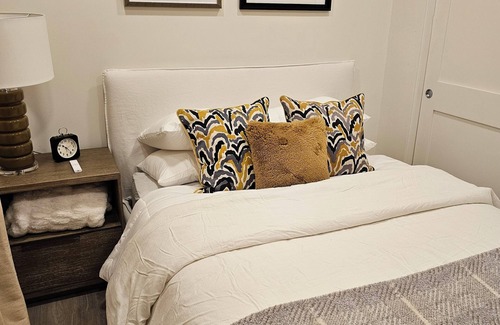 Los Alamos Apartment | Cozy 3-bedroom apartment with AC and WiFi in peaceful Los Alamos