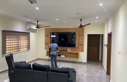 Kasoa Apartment | Cozy 3-bedroom apartment in Kasoa with AC, WiFi, water heater, solar power