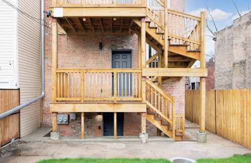 Woodlawn Apartment | Cozy 3-bedroom condo near University of Chicago