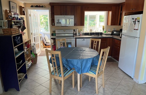 Falmouth Condo | Cozy 3-bedroom condo with AC and WiFi in lovely Falmouth, walk to Sound beach.