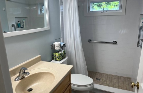 Falmouth Condo | Cozy 3-bedroom condo with AC and WiFi in lovely Falmouth, walk to Sound beach.