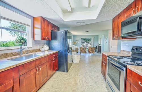 Spring Hill House | Cozy 3 Bedroom Home. Pet Friendly!