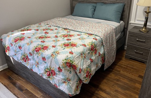 Detroit House | Cozy 3 bedroom vacation home with free parking