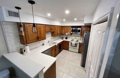 West Arlington House | Cozy 3-BR T/H near A&t Stadium/Globe Life Field