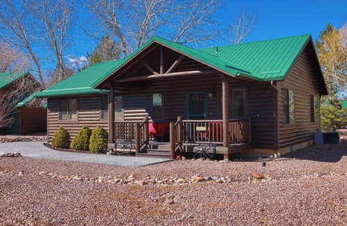 Heber Cabin | Cozy 3B/2B Cabin @ Bison Ranch