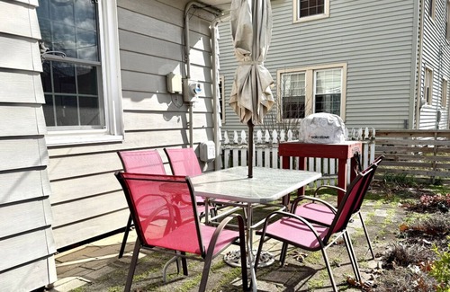 South Bend House | Cozy 3BD/1.5 BA 3 mi from ND campus.