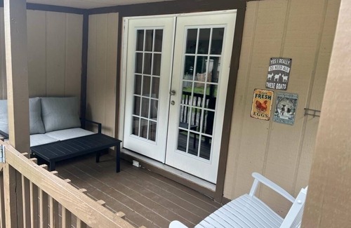 Monticello House | Cozy 3BR 2BA Cottage - Your Perfect Catskills Family Getaway!