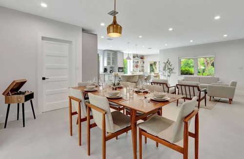 Biscayne Park House | Cozy 3BR Biscayne Park Retreat w/Hot Tub and BBQ