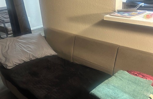 Alhambra Apartment | Cozy 4 bed hostel
