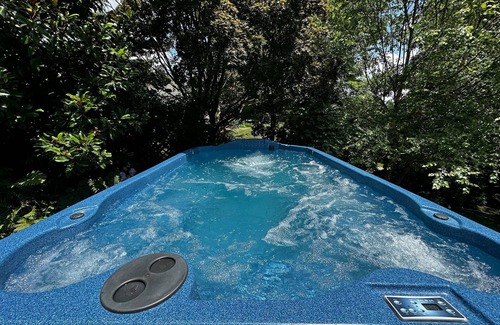 Annville House | Cozy, 4 bedroom, 2 1/2 bath, Hot tub/Swim spa, 10 minutes to Hershey attractions