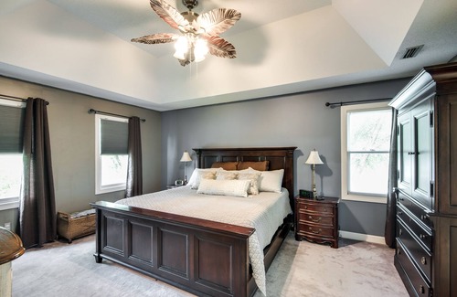 Hickory House | Cozy 4-bedroom house in awesome Hickory with AC, WiFi