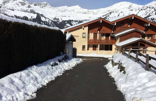 Cohennoz Apartment | Cozy 4-Person Apartment with Mezzanine, near slopes, parking included, Crest-Voland