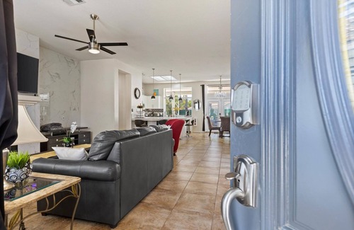 Greenacres House | Cozy 4BR/2BA Near Belcourt Seven Oaks