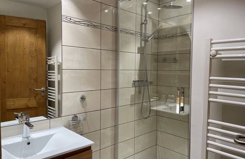 Crest-Voland Apartment | Cozy 6-Person Apartment Near Ski Lifts and Shops