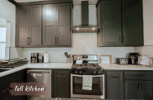 Central Oklahoma City House | Cozy 6BR Home Near Plaza Dist -sleeps 15