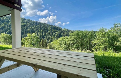 Notre-Dame-de-Bellecombe Apartment | Cozy apartment with terrace, near ski-bus and shops, perfect for family getaways