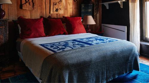 Bourg-Saint-Maurice House | Cozy Alpine Retreat in the mountain with Hot tub