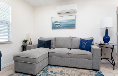Jacksonville Beach Apartment | Cozy and Comfortable One Bedroom Efficiency! 5 Blocks to the Beach!