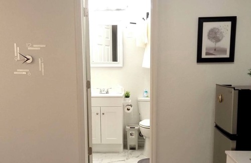 Longwood Apartment | Cozy and Modern Studio suite in Longwood