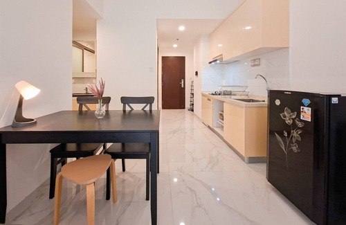 Bumi Serpong Damai Apartment | Cozy And Pool View 2Br At Sky House Bsd Apartment