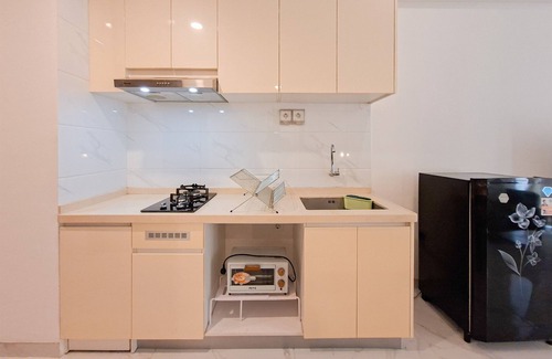 Bumi Serpong Damai Apartment | Cozy And Pool View 2Br At Sky House Bsd Apartment