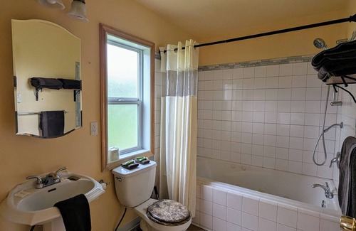 Regional District of Fraser-Fort George Ski Chalet | Cozy and Relaxing Getaway Cabin #1