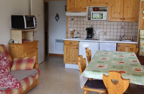 Saint-Jean-de-Sixt Apartment | Cozy Apartment for 4-6 in Village Center with Terrace and Parking (BLA003)