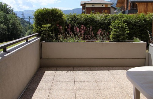 Saint-Jean-de-Sixt Apartment | Cozy Apartment for 4-6 in Village Center with Terrace and Parking (BLA003)