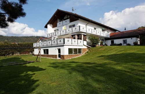 Rinchnach Apartment | Cozy apartment (85 sqm) for up to 4 people with balcony
