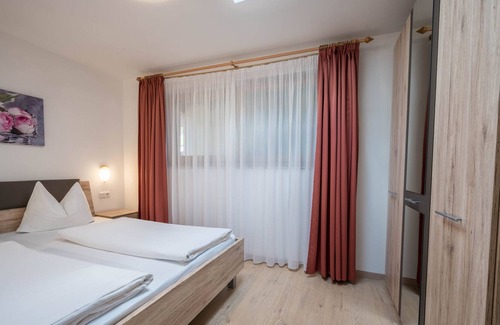 Mareta Apartment | Cozy Apartment Edelweiss with Mountain View, Wi-Fi, Sauna, Terrace & Balcony; Parking Available