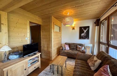 Crest-Voland Apartment | Cozy Apartment for 6, Near Slopes, South-Facing, 2 Baths, Ski Locker, Non-Smoking