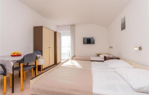Sveti Filip i Jakov Apartment | Cozy Apartment In Sveti Filip I Jakov