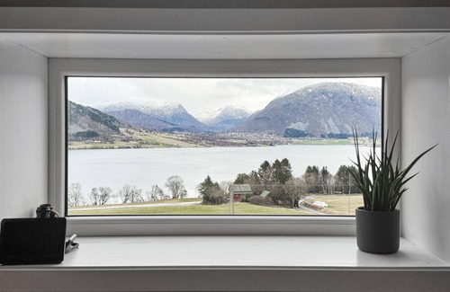 Fraena Apartment | Cozy apartment in Malmefjorden