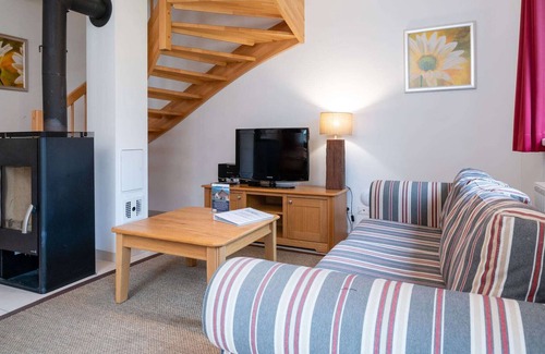 Obertraun Apartment | Cozy Apartment in Obertraun With Pool