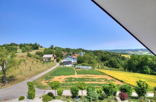 Tisina Apartment | Cozy apartment in Rogasovci with sauna