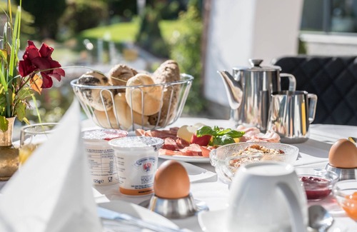 Mareta Apartment | Cozy Apartment Löwenzahn with Mountain View, Wi-Fi, Sauna, Terrace & Balcony; Parking Available