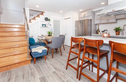 Highland Park House | Cozy Apartment | near T