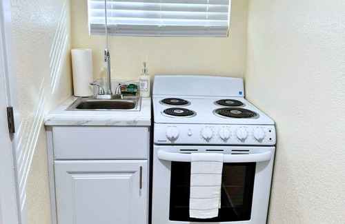 West Colorado Springs Apartment | Cozy apartment/studio with AC in Colorado Springs