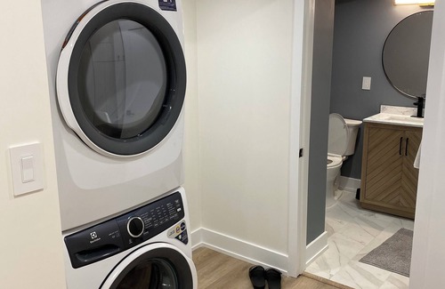 Halton Regional Municipality Apartment | Cozy Basement Apartment in Milton. 1 Hour drive from Niagara falls and Toronto!