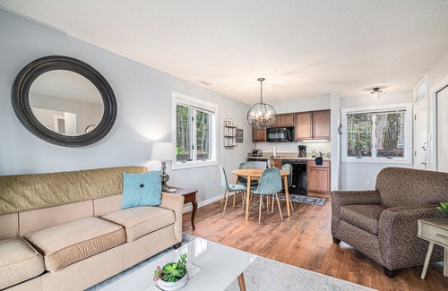 Acme Condo | 🏖️ Cozy Bayview 1BDR Walk-out Condo @ The Shores ➠ 5660