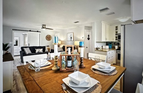 New Smyrna Beach House | Cozy beach house- sleeps six comfortably. 2 blocks from the beach & Flagler Ave.