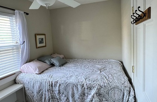 Earlville Cottage | Cozy, bright house, huge sunroom, screened porch, outside deck/shower, fireplace